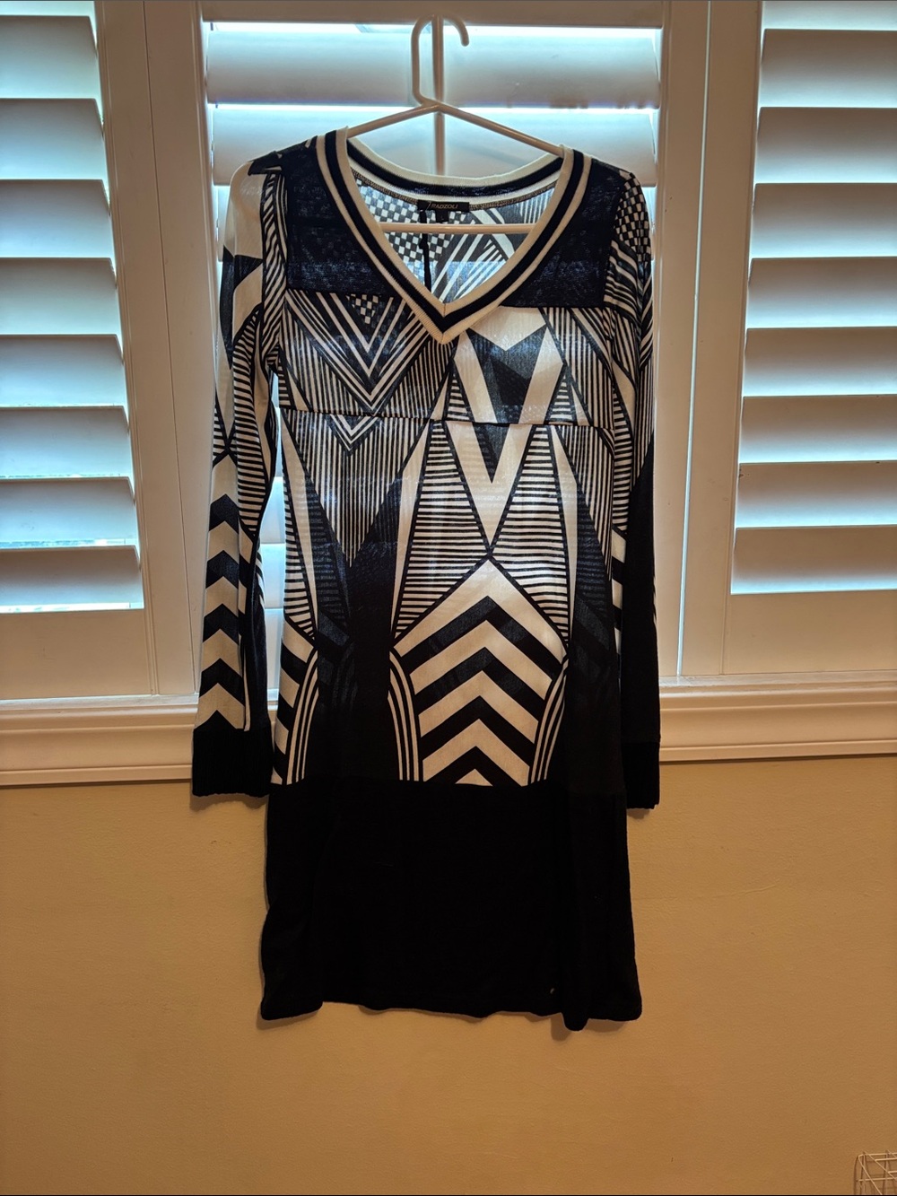 Radzoli Black and White Geometric Long Sleeve Dress